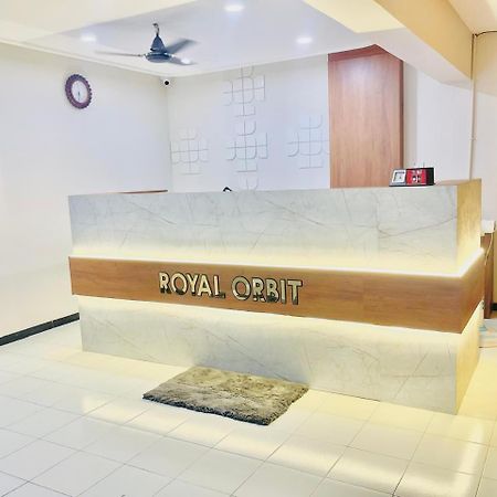 Hotel Royal Orbit Rajkot Bagian luar foto